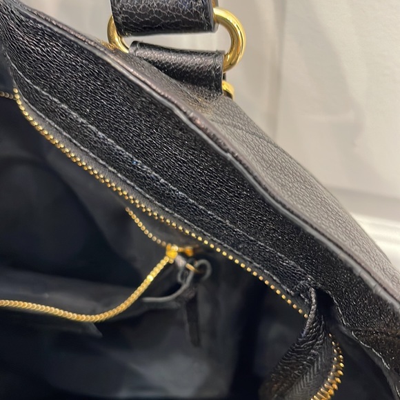 BALENCIAGA
Chevre Gold Metallic Edge Hardware Velo Black LIKE NEW - Picture 10 of 14